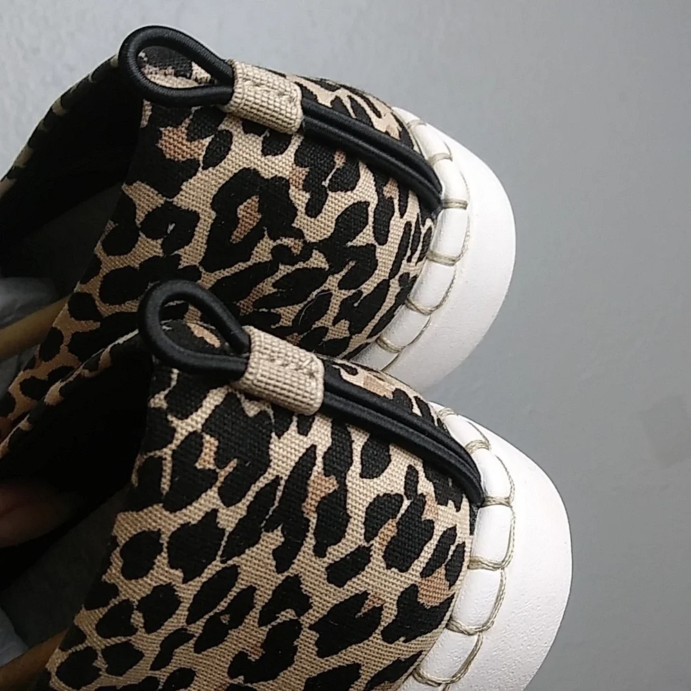Cloudsteppers By Clarks Step Glow Jade 9W  Whipstitch Shoes Leopard Print